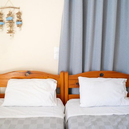 Nefeli Rooms Agia Marina Exterior foto