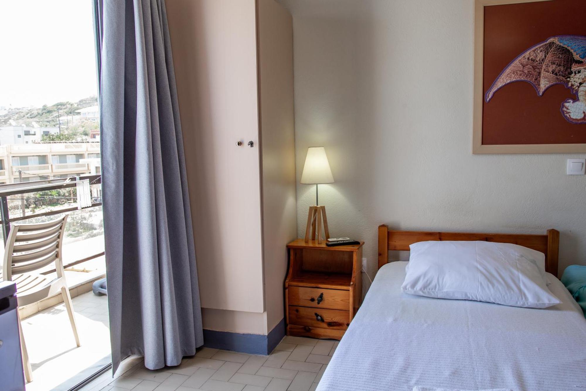 Nefeli Rooms Agia Marina Exterior foto