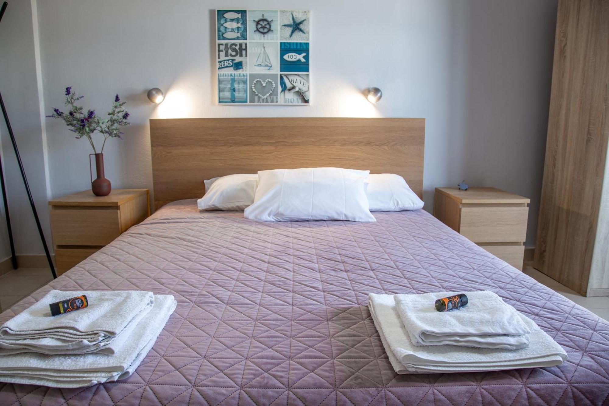 Nefeli Rooms Agia Marina Exterior foto