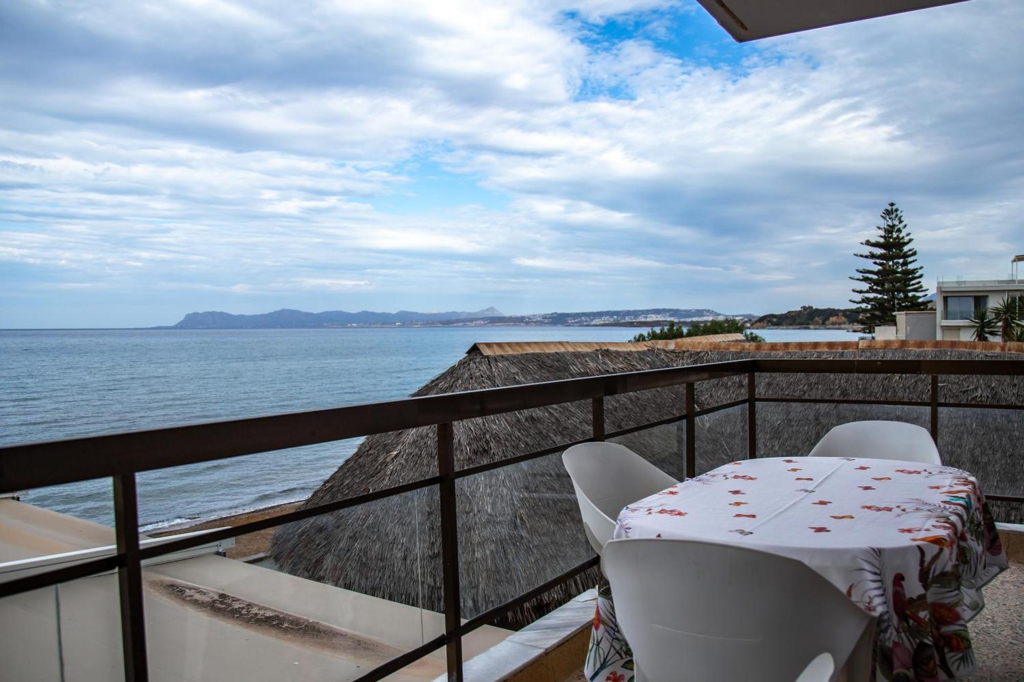 Nefeli Rooms Agia Marina Exterior foto