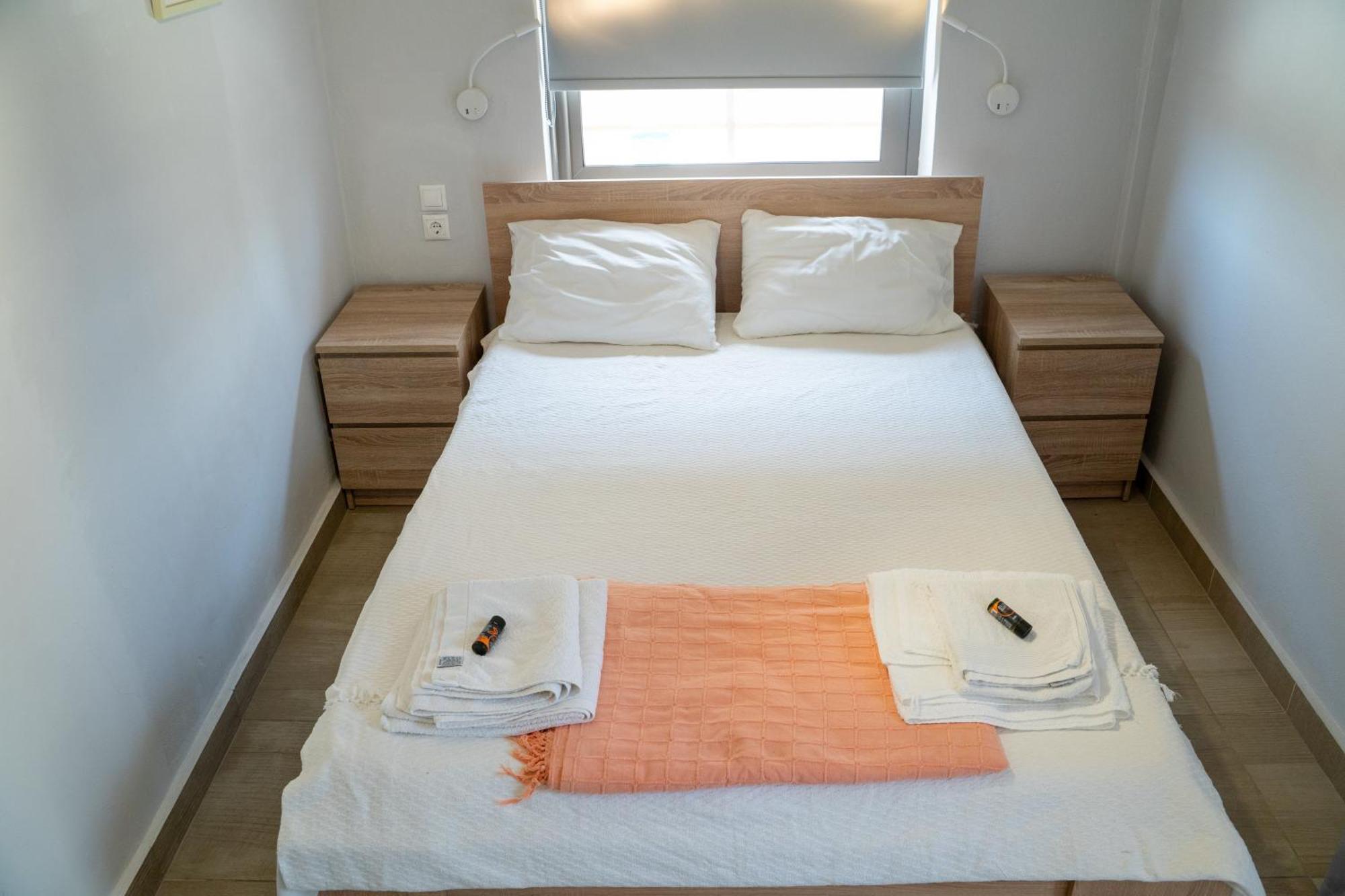 Nefeli Rooms Agia Marina Exterior foto