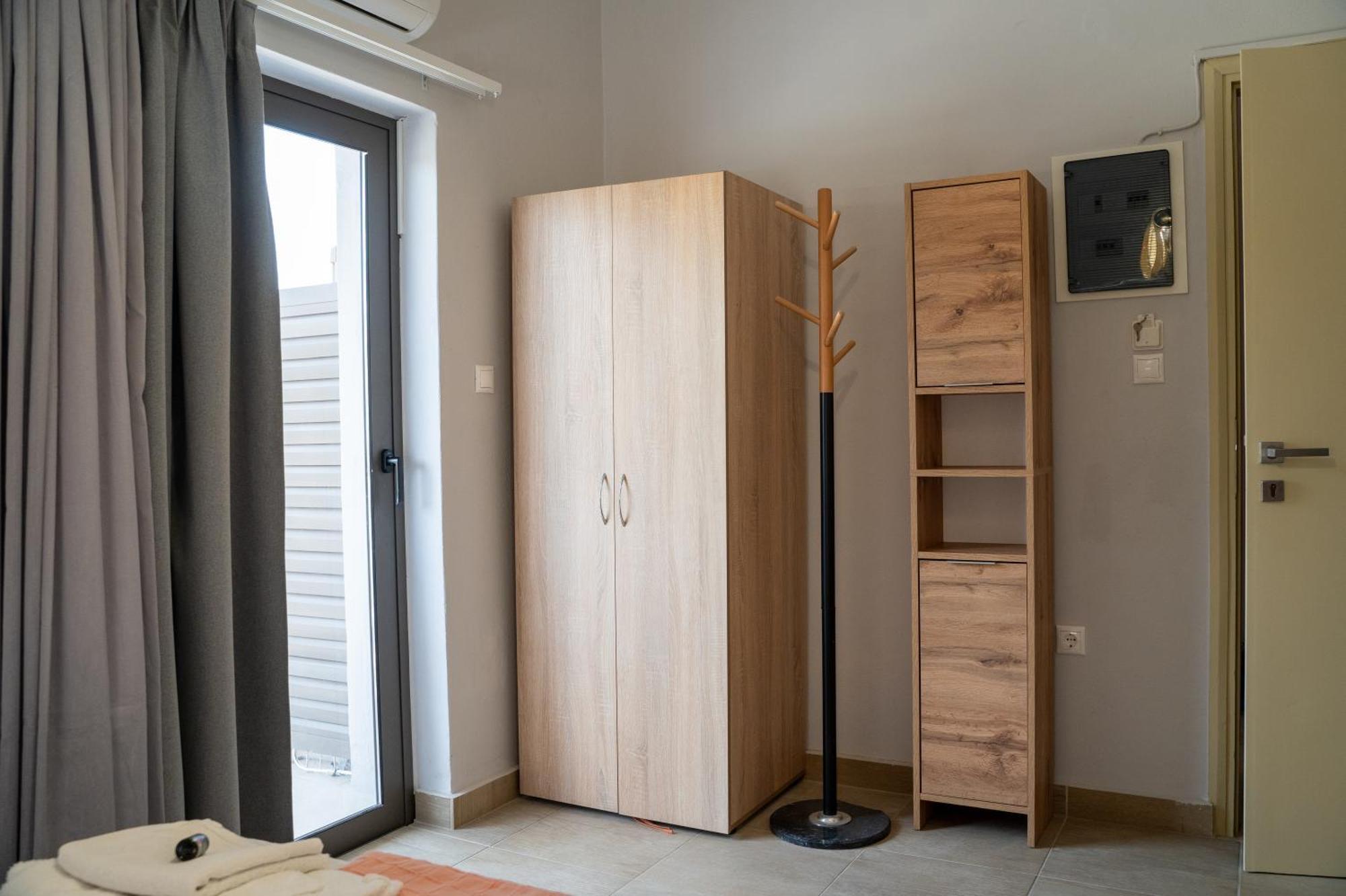 Nefeli Rooms Agia Marina Exterior foto